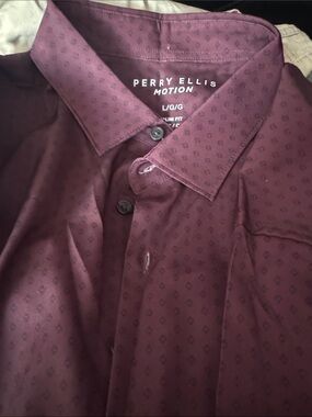Perry Ellis Motion Men's Slim Fit Wine Patterned Button-Down Shirt